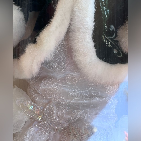 Collectible Genuine Fine Bisque Porcelain with Certificate of Authenticity - Picture 8 of 14